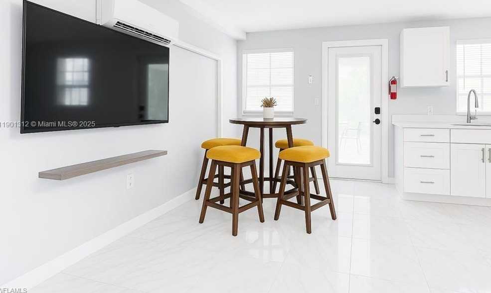 Small Image of 726 PARK AVE, Naples Number 4