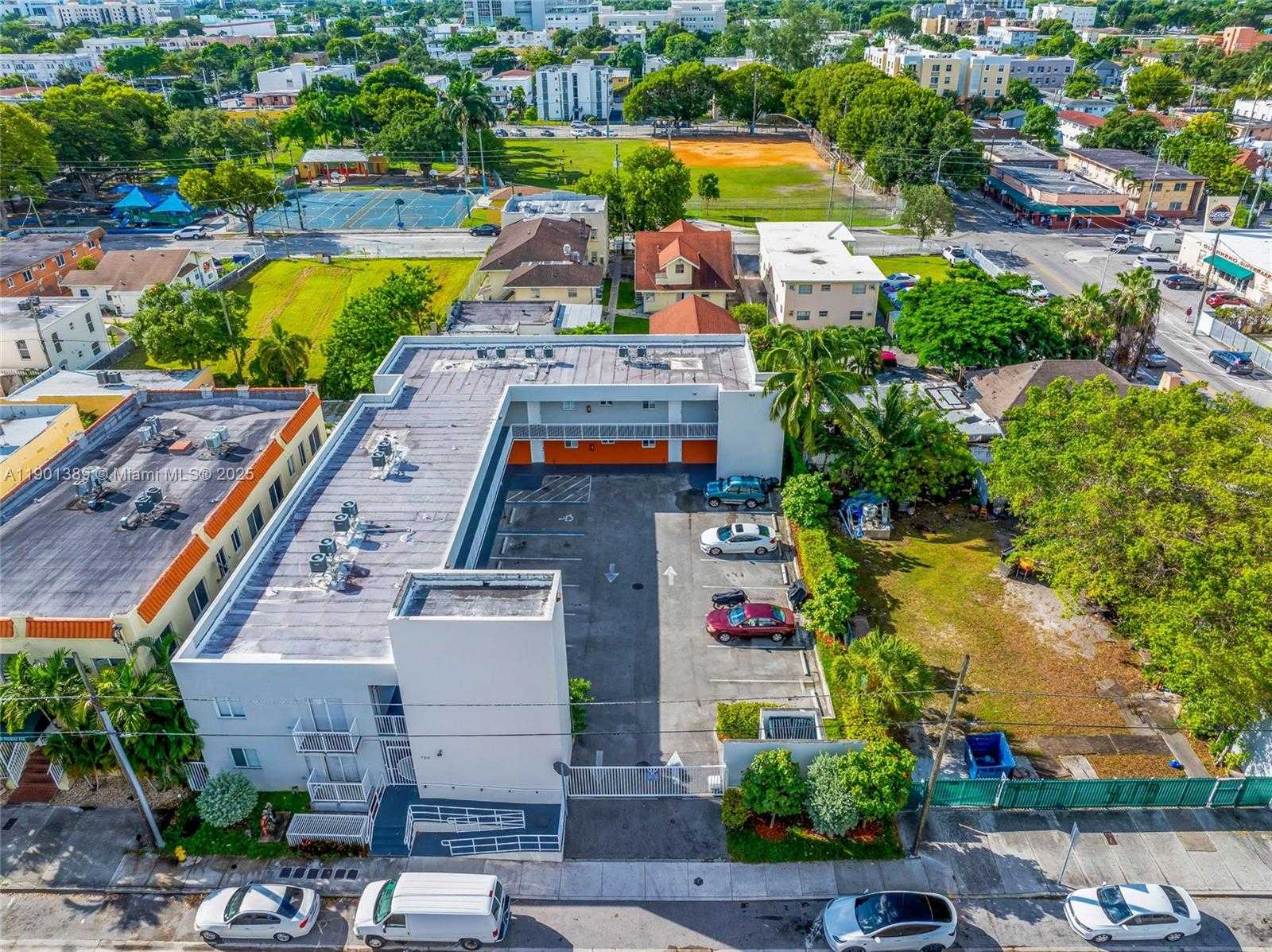 Small Image of 750 SOUTH WEST 2ND ST, Miami Number 12