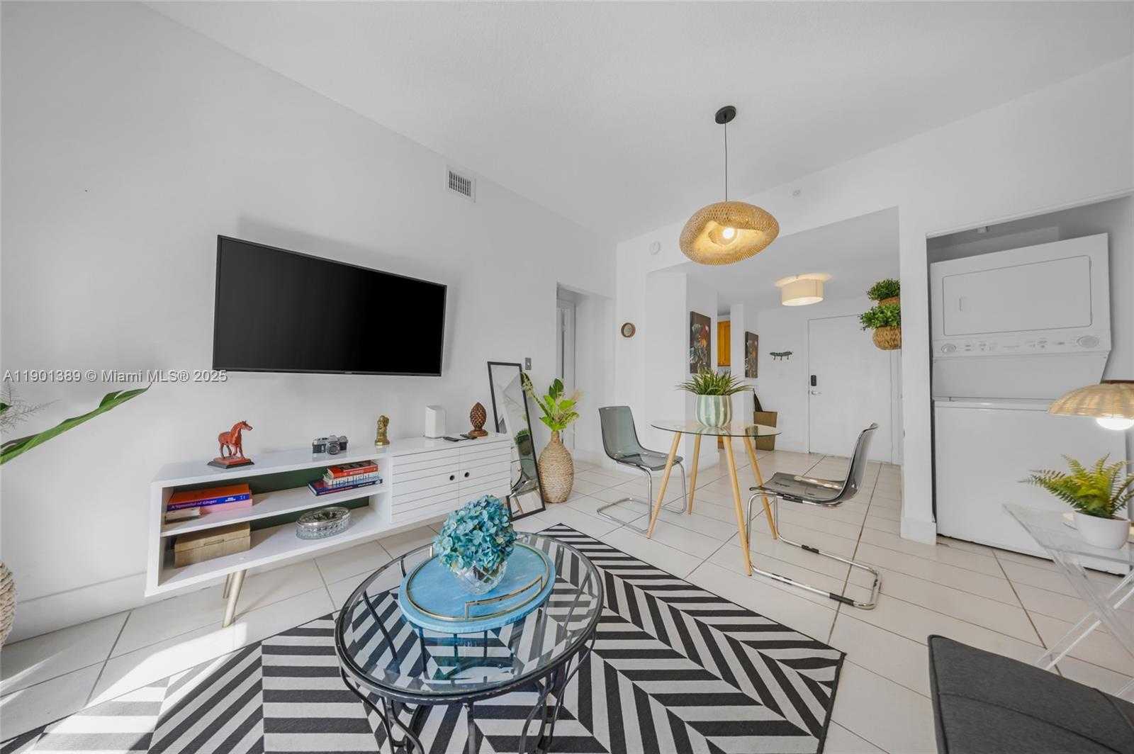 Small Image of 750 SOUTH WEST 2ND ST, Miami Number 49