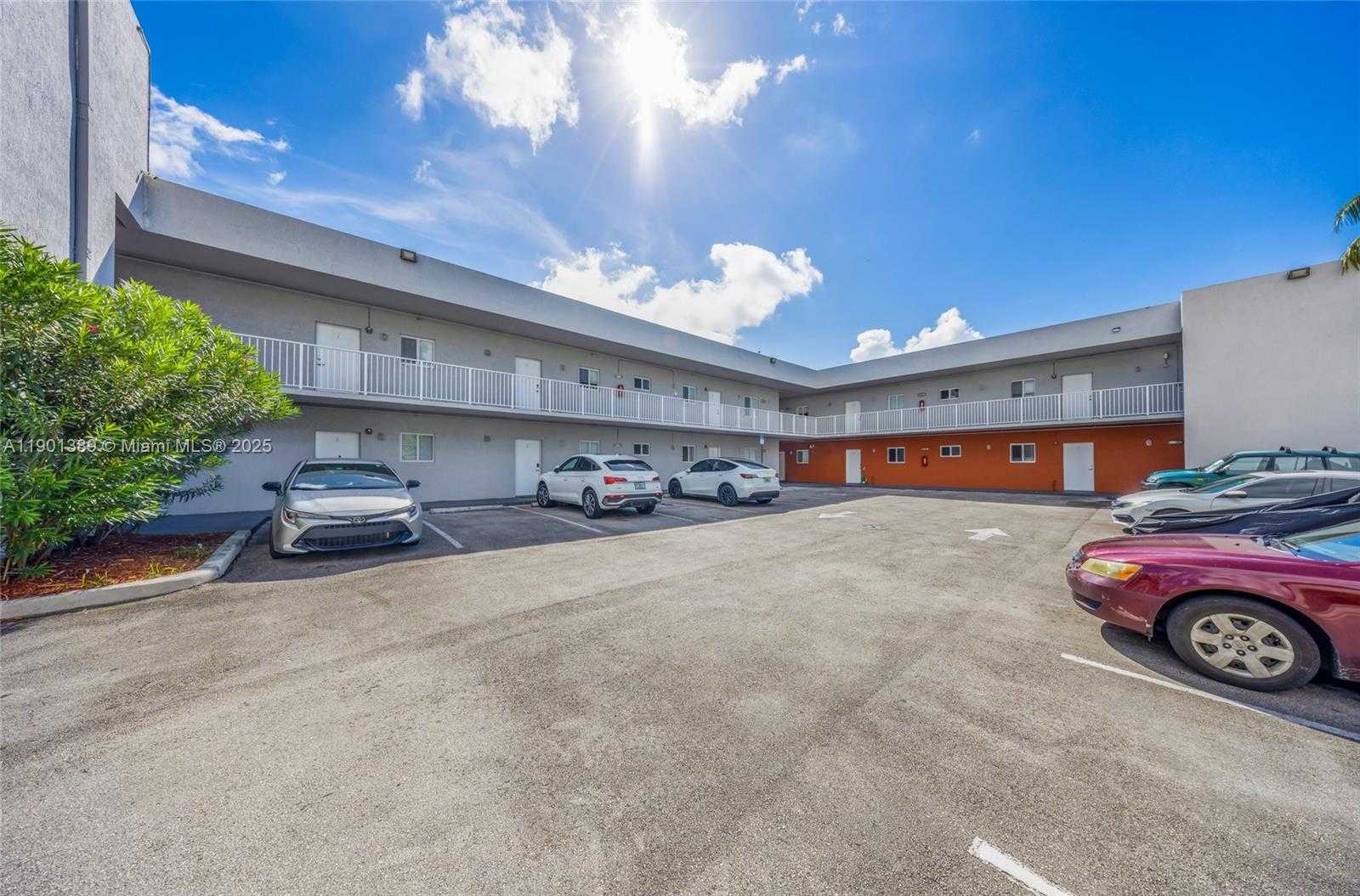 Small Image of 750 SOUTH WEST 2ND ST, Miami Number 9