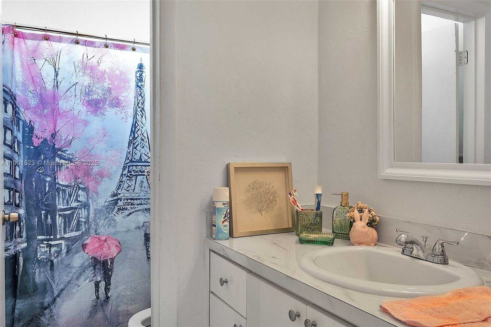 Small Image of 225 SOUTH WEST 18TH AVE, Miami Number 14