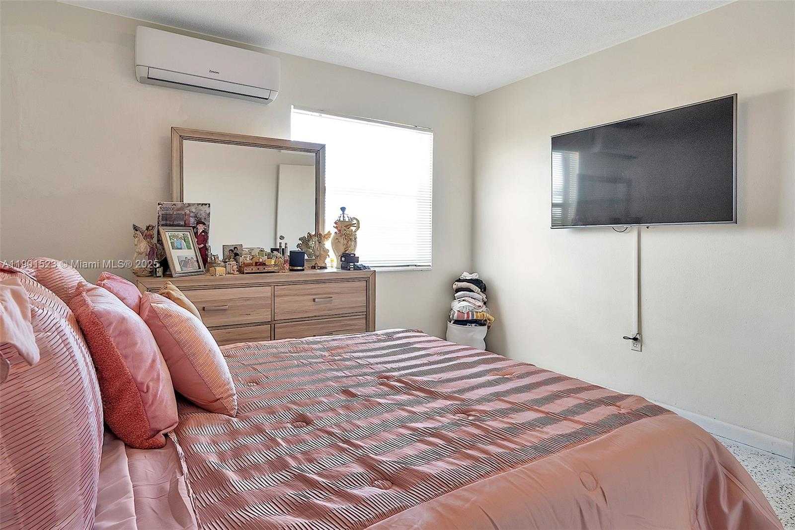 Small Image of 225 SOUTH WEST 18TH AVE, Miami Number 15