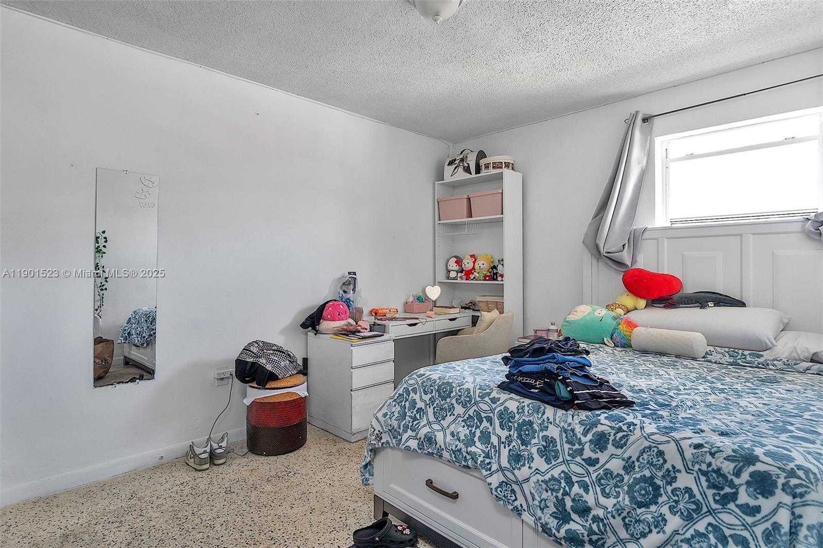 Small Image of 225 SOUTH WEST 18TH AVE, Miami Number 7