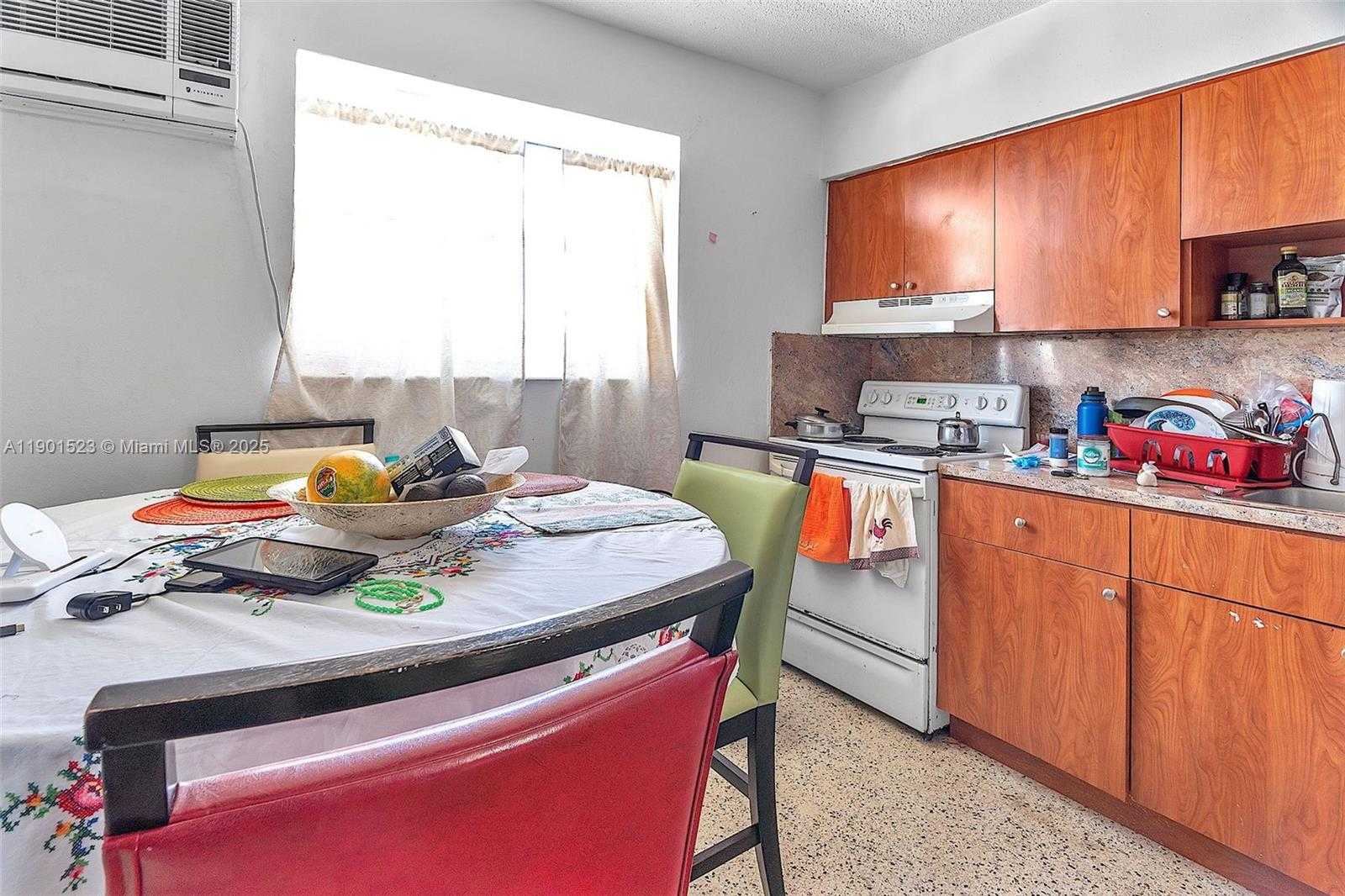 Small Image of 225 SOUTH WEST 18TH AVE, Miami Number 9