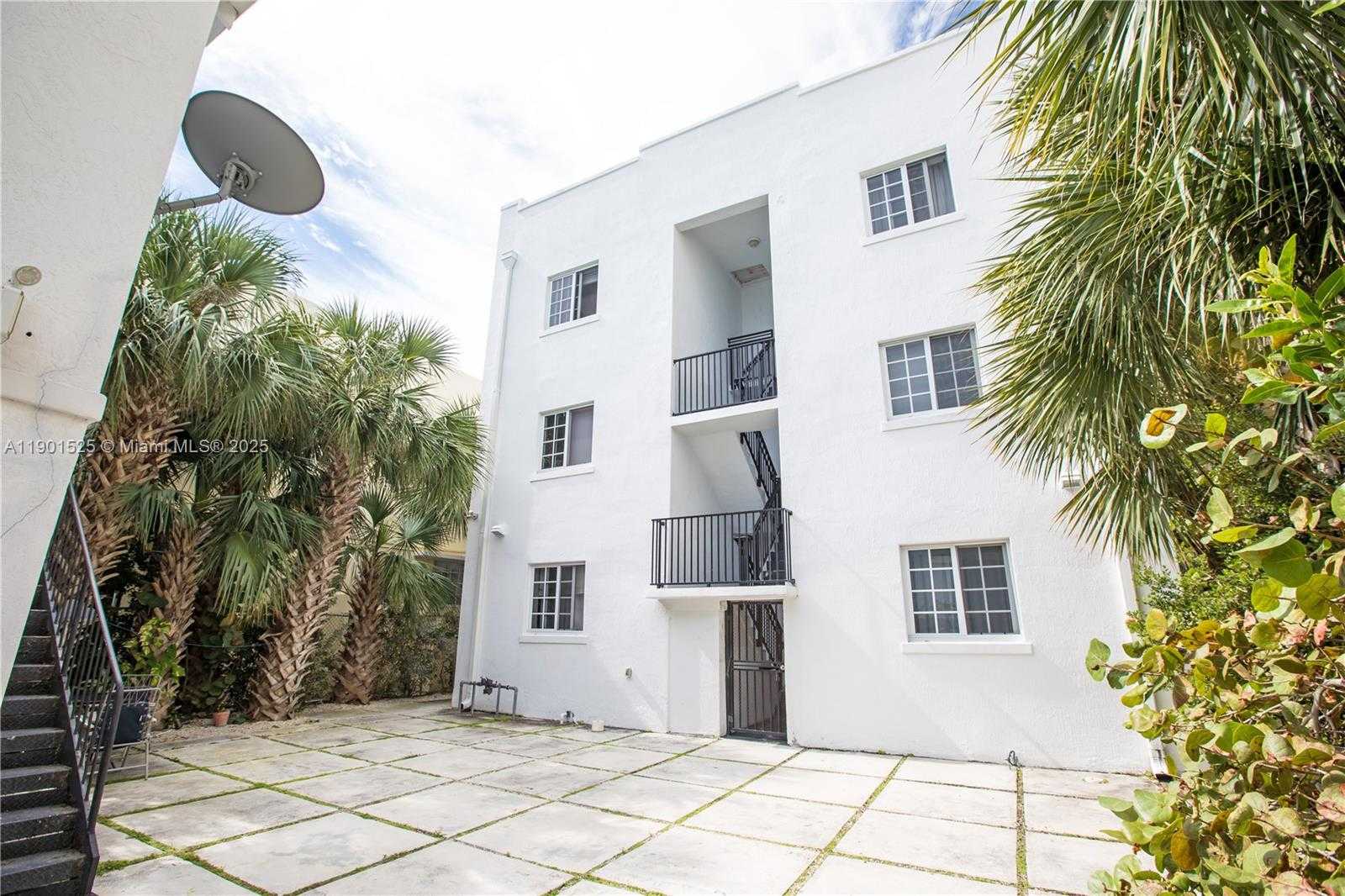 Small Image of 1345 PENNSYLVANIA AVE, Miami Beach Number 4