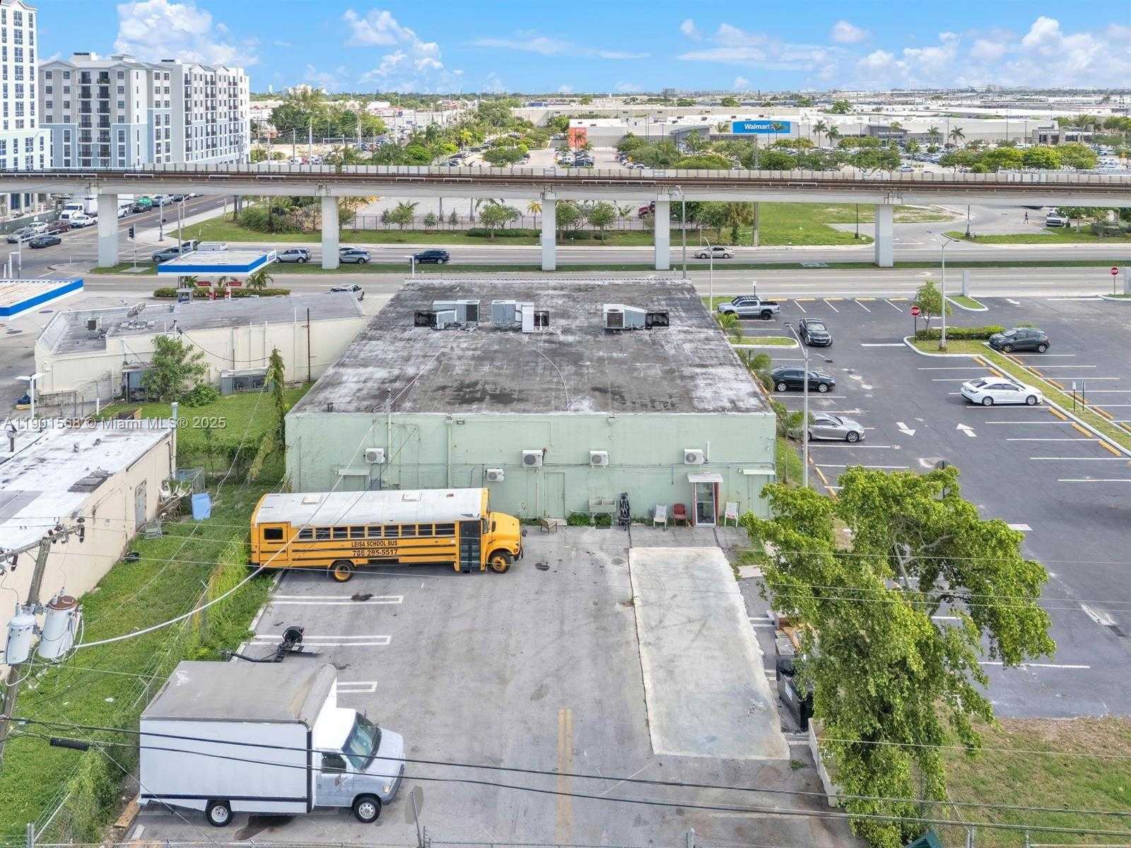 Small Image of 3221 NORTH WEST 79TH ST, Miami Number 6
