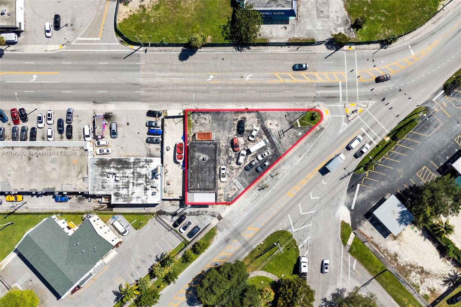 Small Image of 11815 NORTH EAST 2ND AVE, Miami Number 15