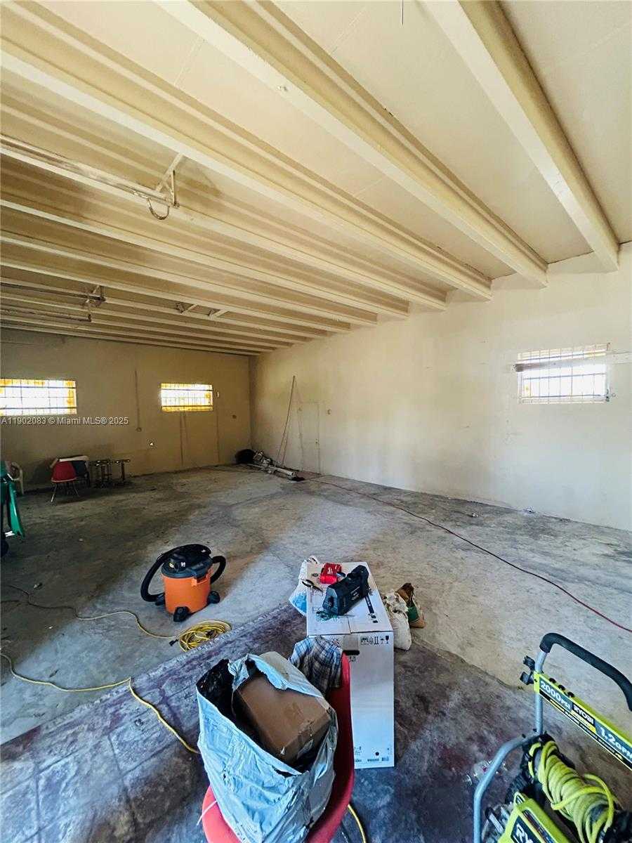 Small Image of 11815 NORTH EAST 2ND AVE, Miami Number 17