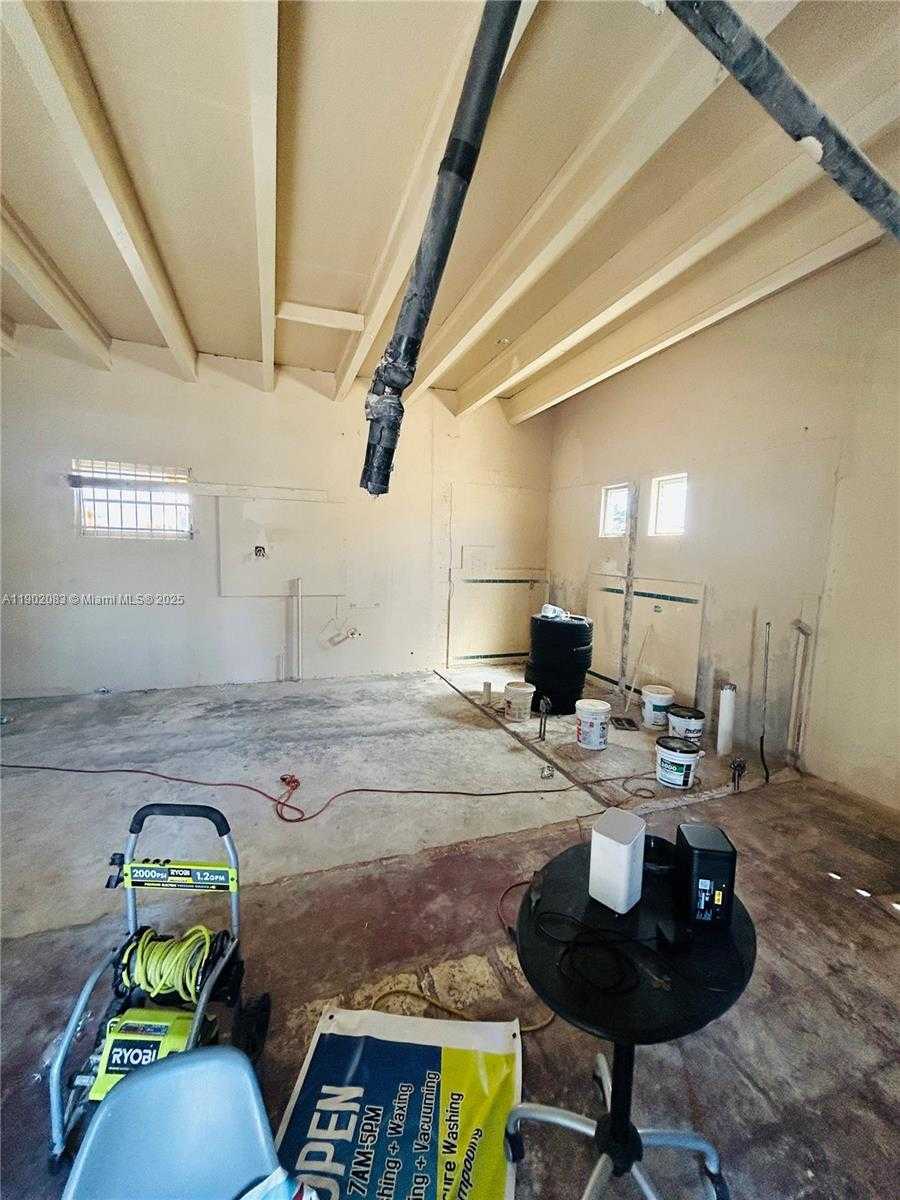 Small Image of 11815 NORTH EAST 2ND AVE, Miami Number 18