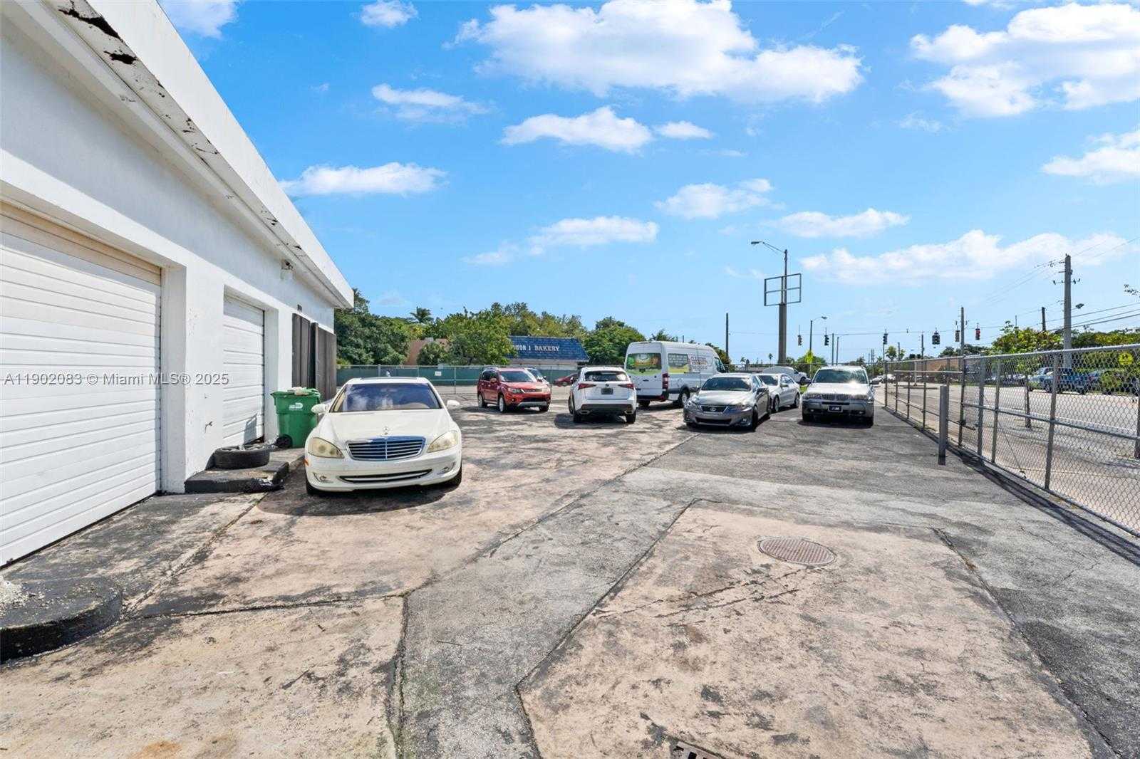 Small Image of 11815 NORTH EAST 2ND AVE, Miami Number 2