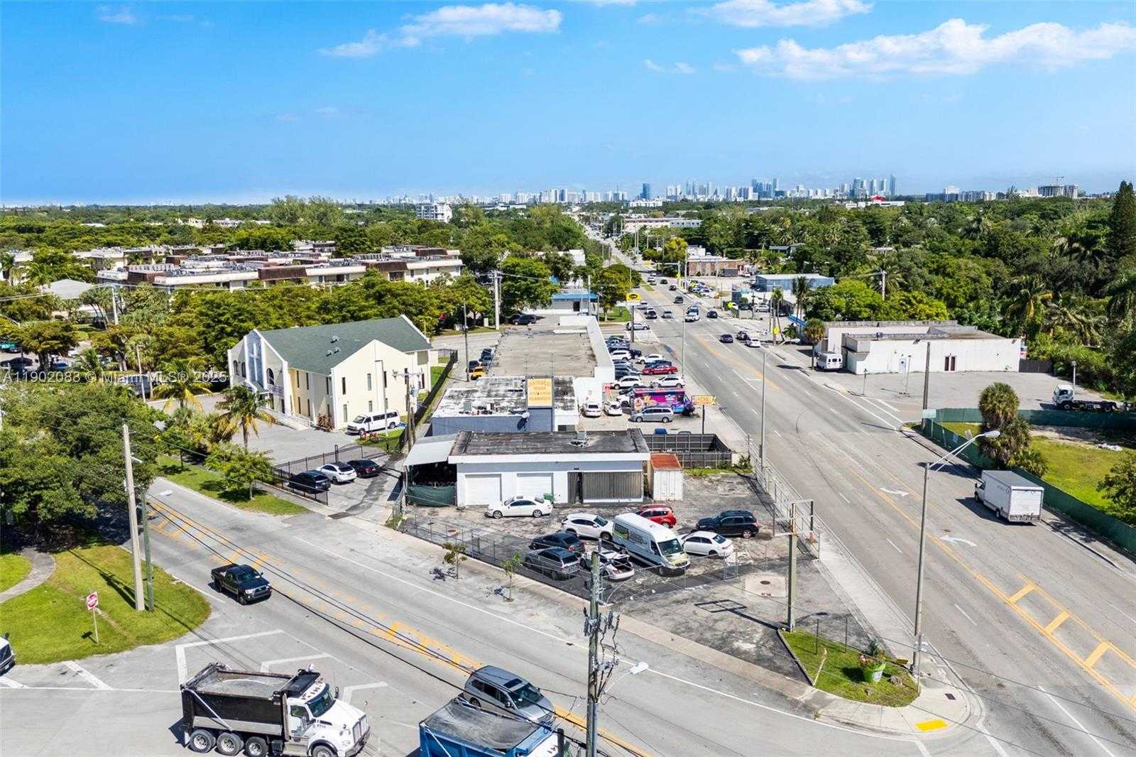 Small Image of 11815 NORTH EAST 2ND AVE, Miami Number 9