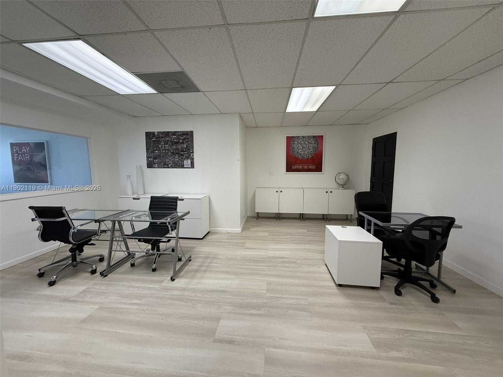 Small Image of 220 MIRACLE MILE #B216, Coral Gables Number 2