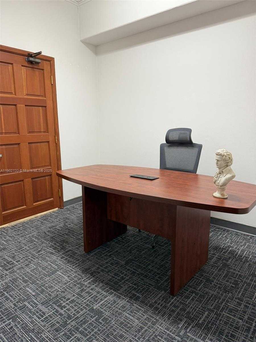 Small Image of 220 MIRACLE MILE #B217, Coral Gables Number 3