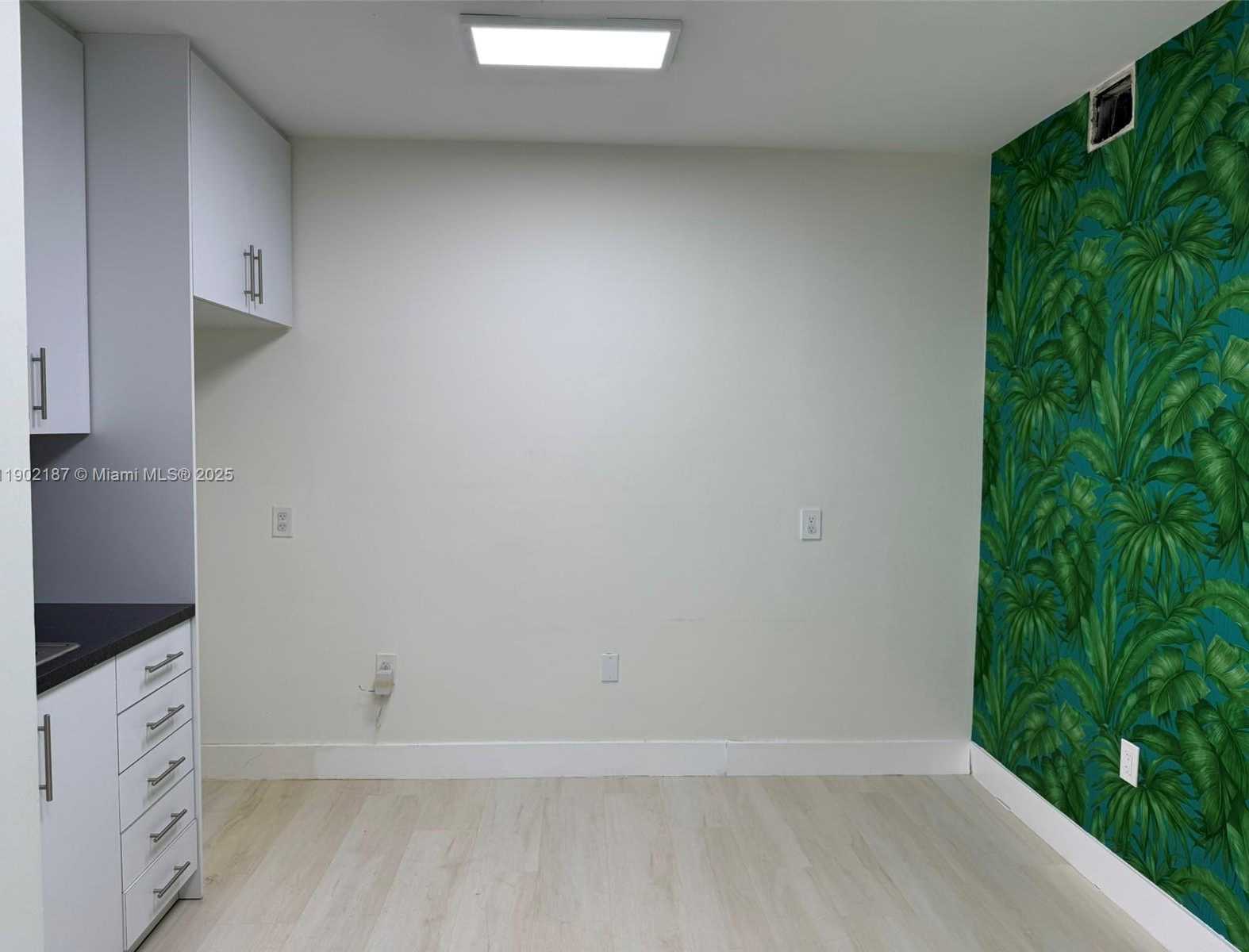 Small Image of 220 MIRACLE MILE #B221, Coral Gables Number 5