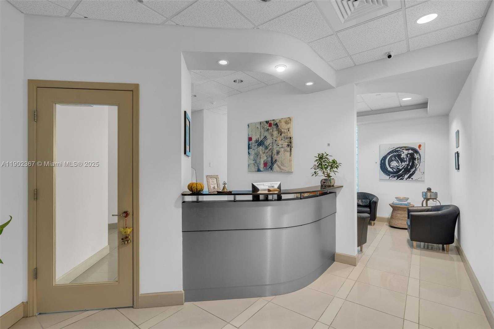 Small Image of 175 SE 7th St, Miami, FL 33131, USA Number 6