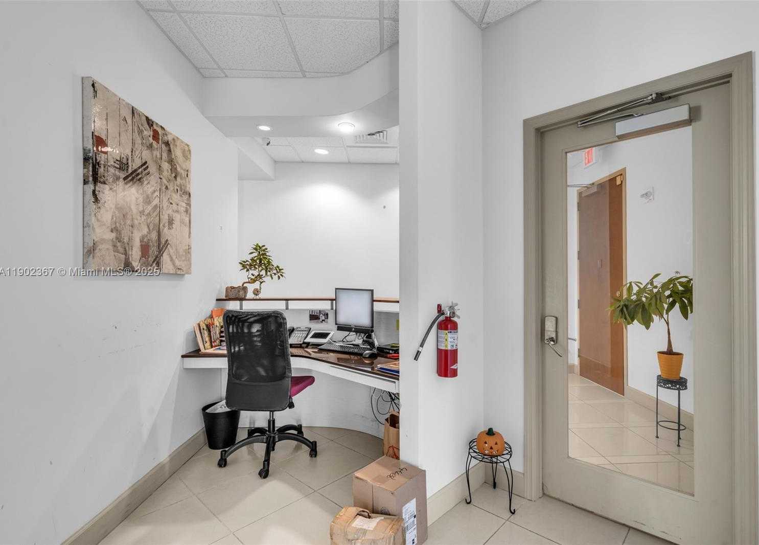 Small Image of 175 SE 7th St, Miami, FL 33131, USA Number 7