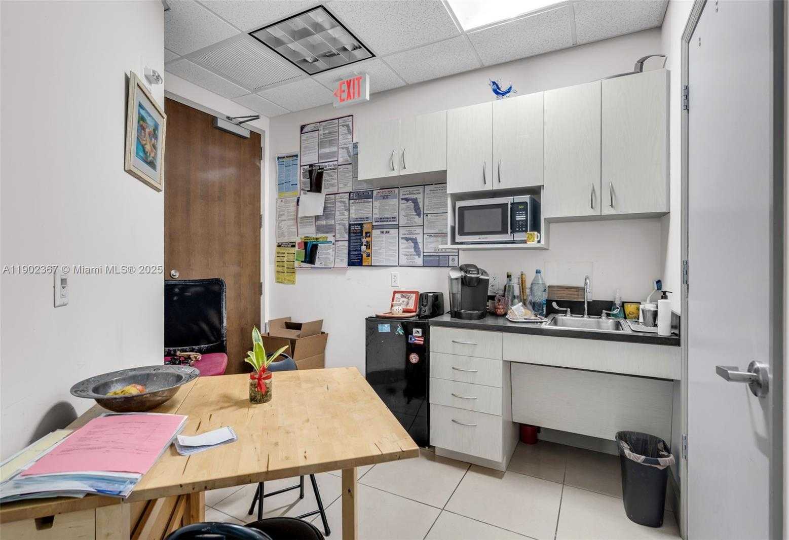 Small Image of 175 SE 7th St, Miami, FL 33131, USA Number 8