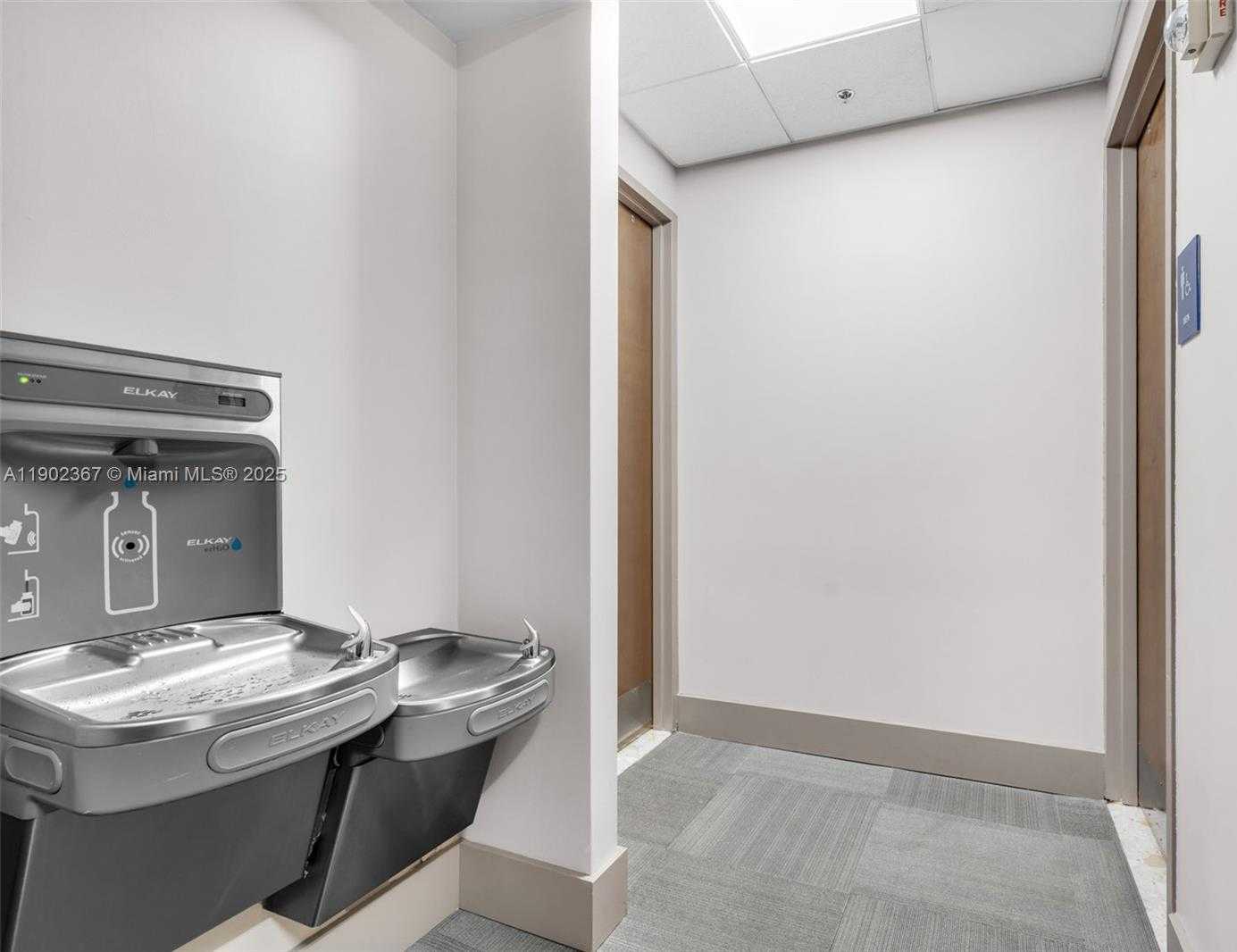 Small Image of 175 SE 7th St, Miami, FL 33131, USA Number 9