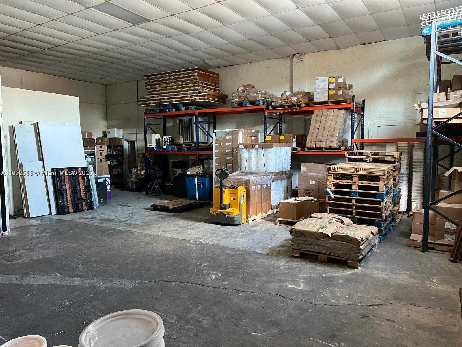 Small Image of 1950 HAYES ST, Hollywood Number 2