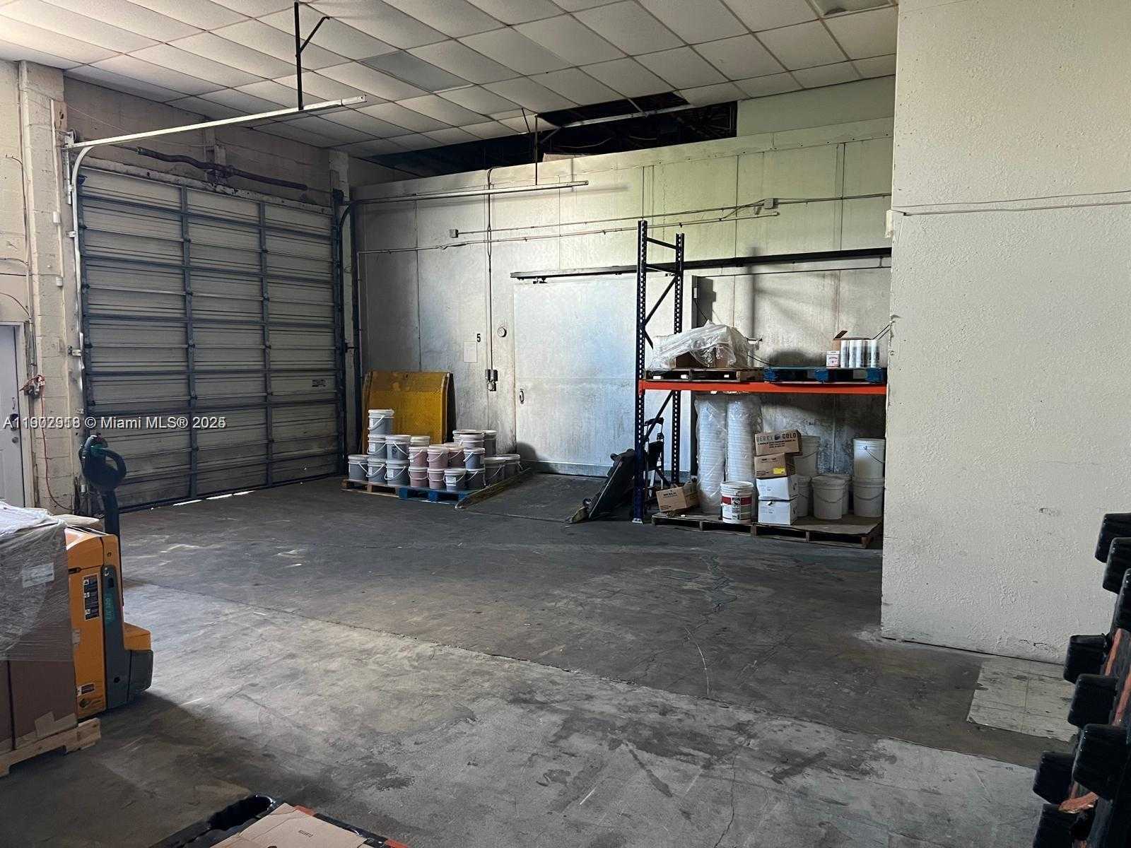 Small Image of 1950 HAYES ST, Hollywood Number 3