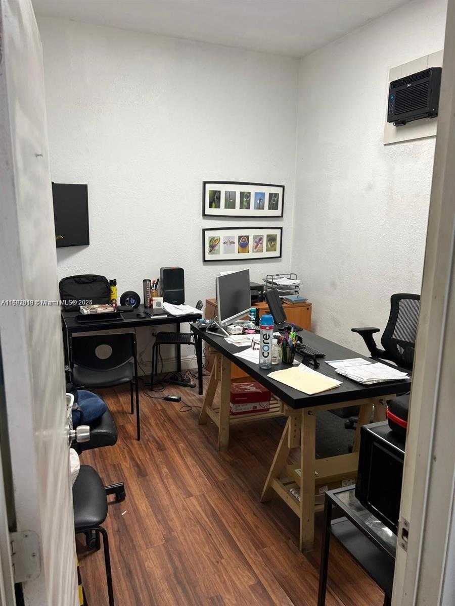 Small Image of 1950 HAYES ST, Hollywood Number 5