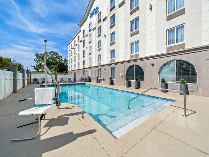 Small Image of 8101 AIRCENTER CT, Orlando Number 5