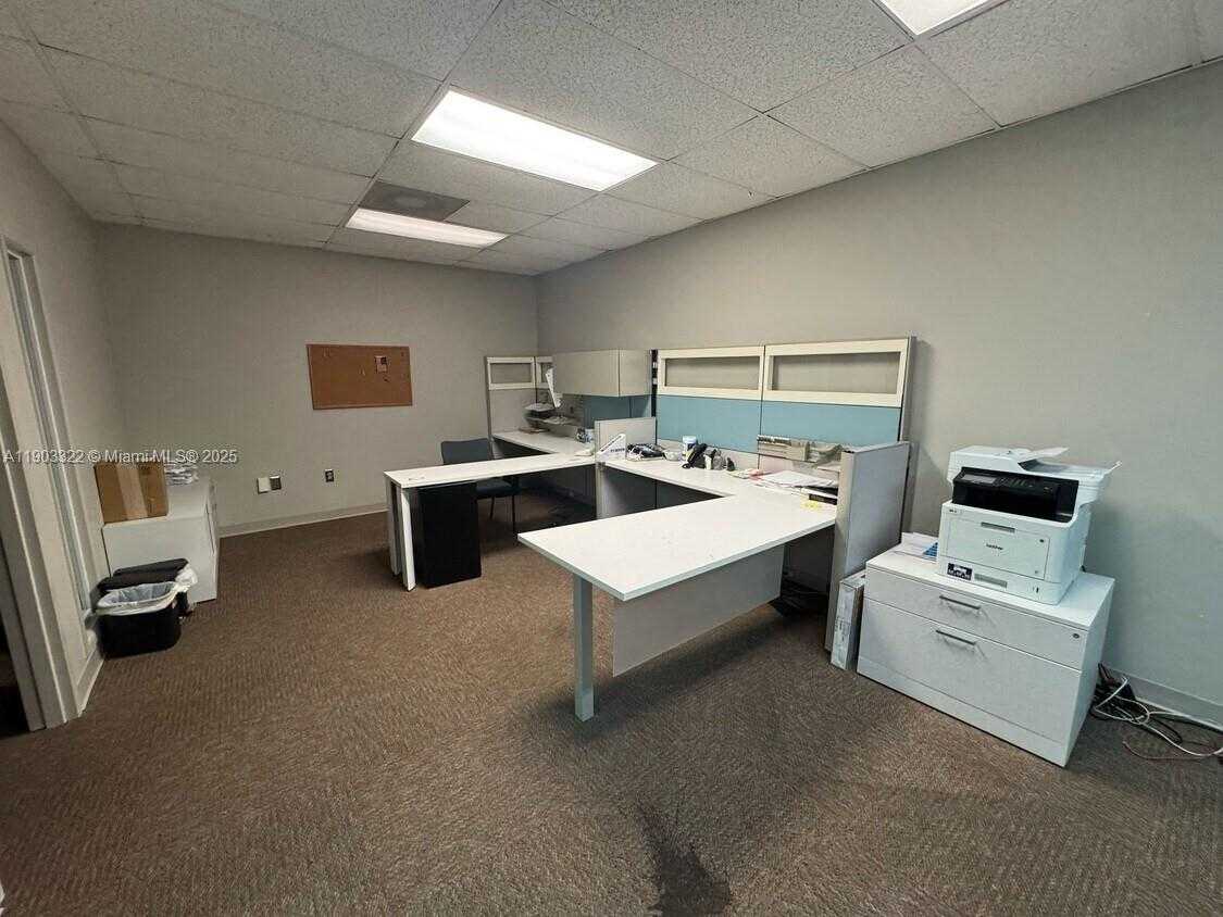 Small Image of 3801 COMMERCE PKWY, Miramar Number 5