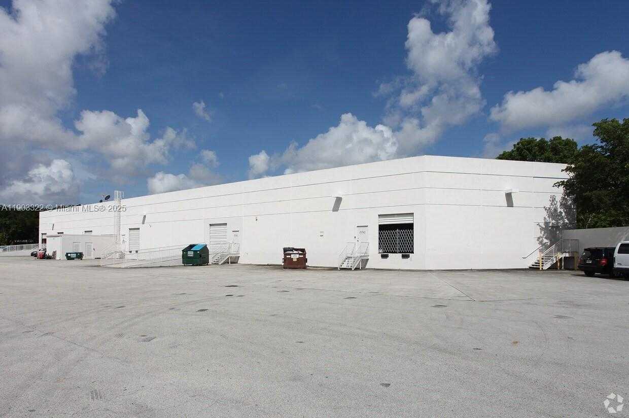 Small Image of 3801 COMMERCE PKWY, Miramar Number 8