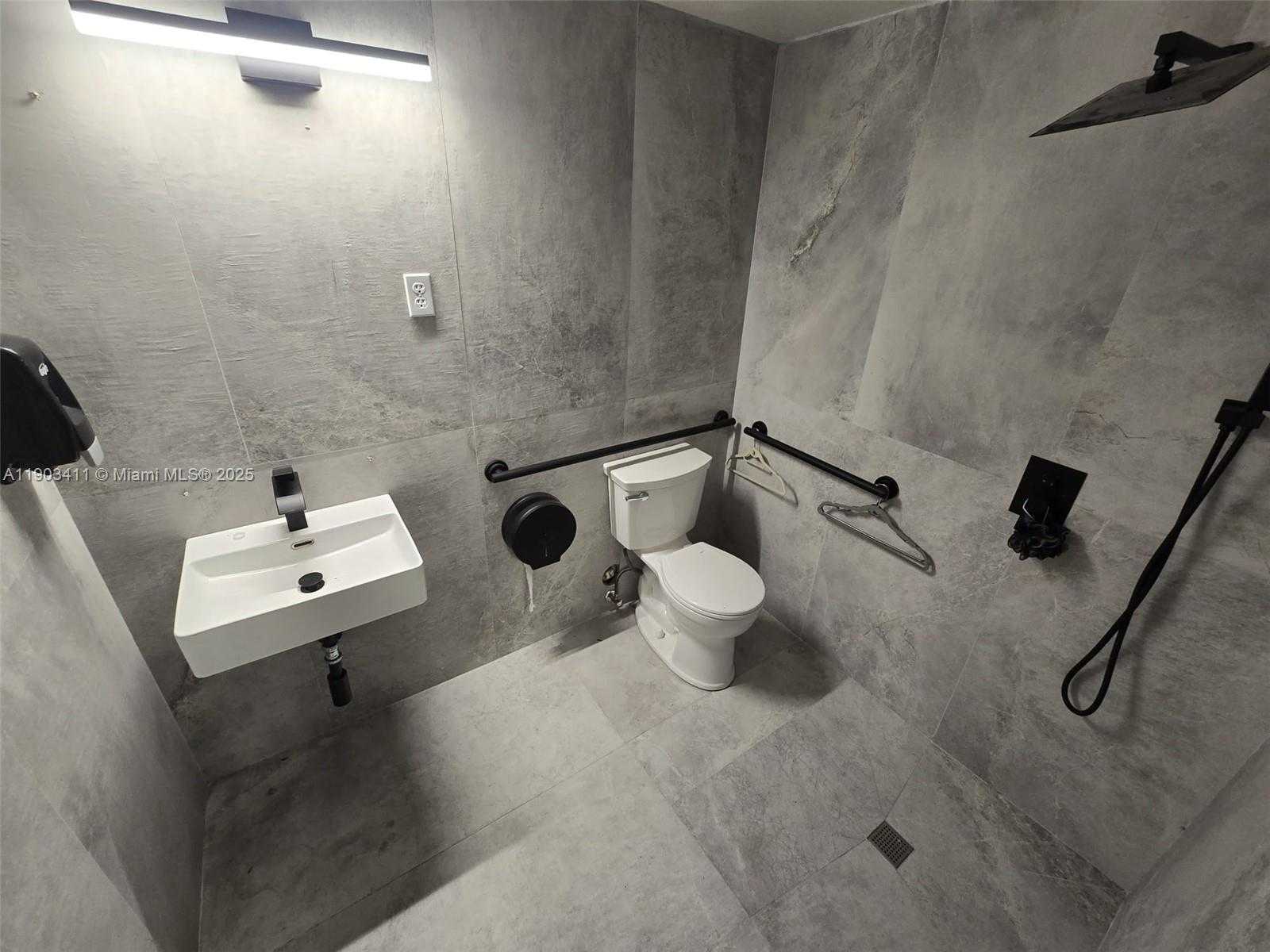 Small Image of 1128 NORTH FEDERAL HWY #Unit 2, Hollywood Number 9