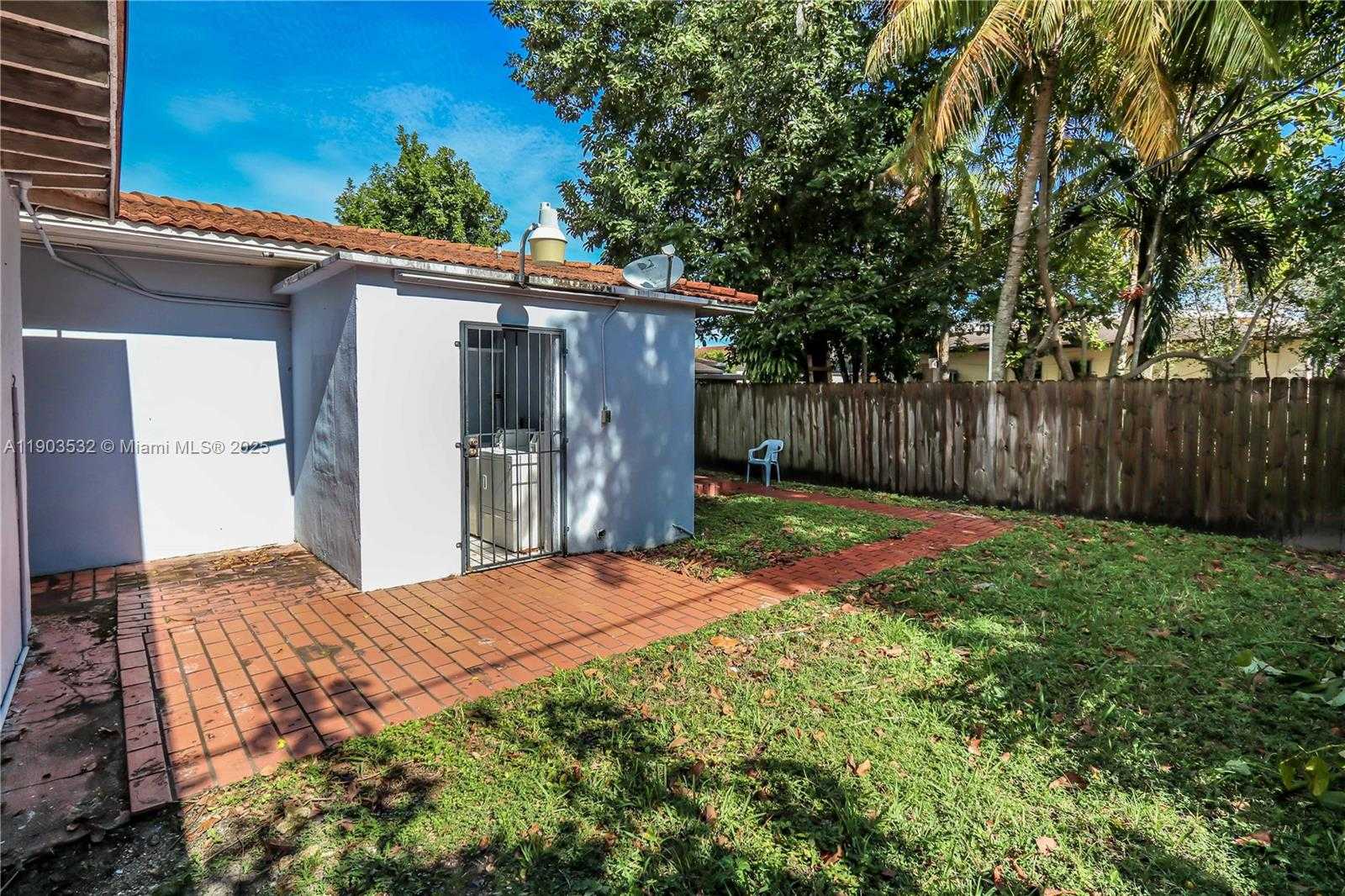 Small Image of 976 NORTH WEST 6TH ST, Miami Number 11