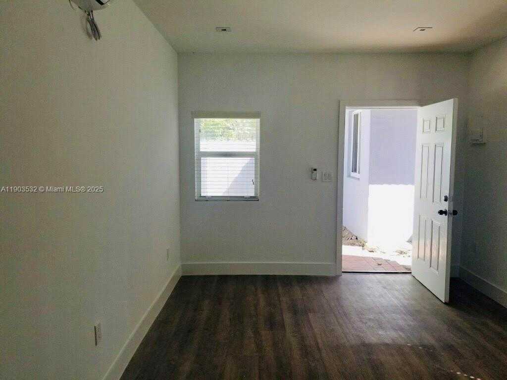 Small Image of 976 NORTH WEST 6TH ST, Miami Number 22