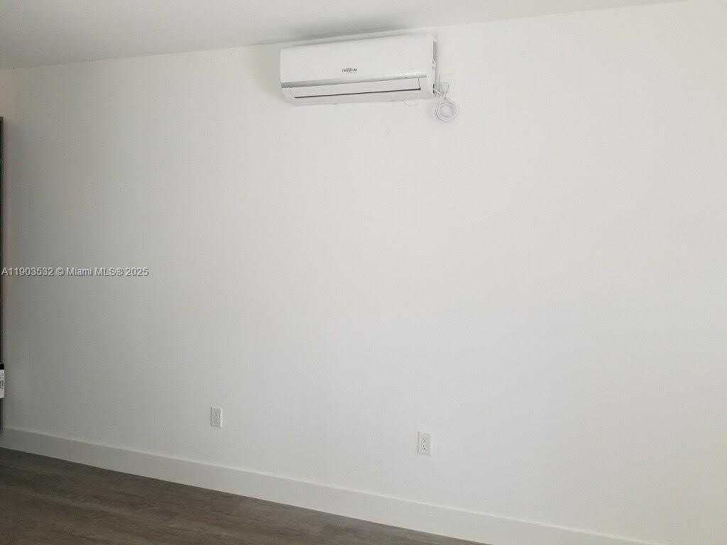 Small Image of 976 NORTH WEST 6TH ST, Miami Number 23