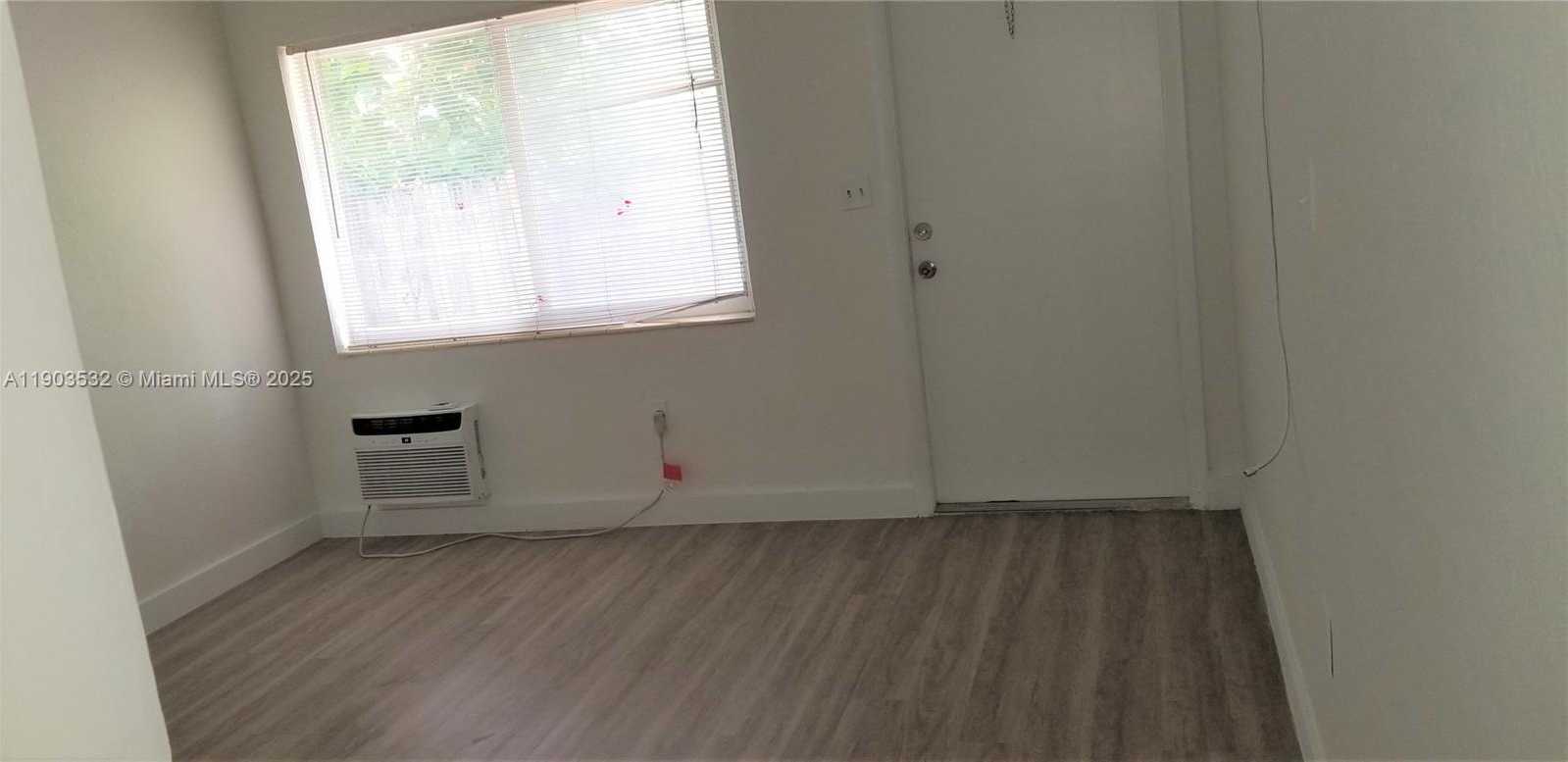 Small Image of 976 NORTH WEST 6TH ST, Miami Number 30