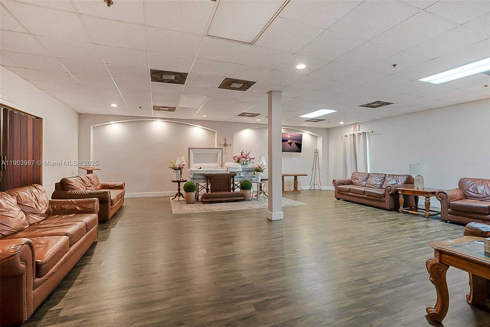 Small Image of 291 NORTH WEST 37TH AVE, Miami Number 26