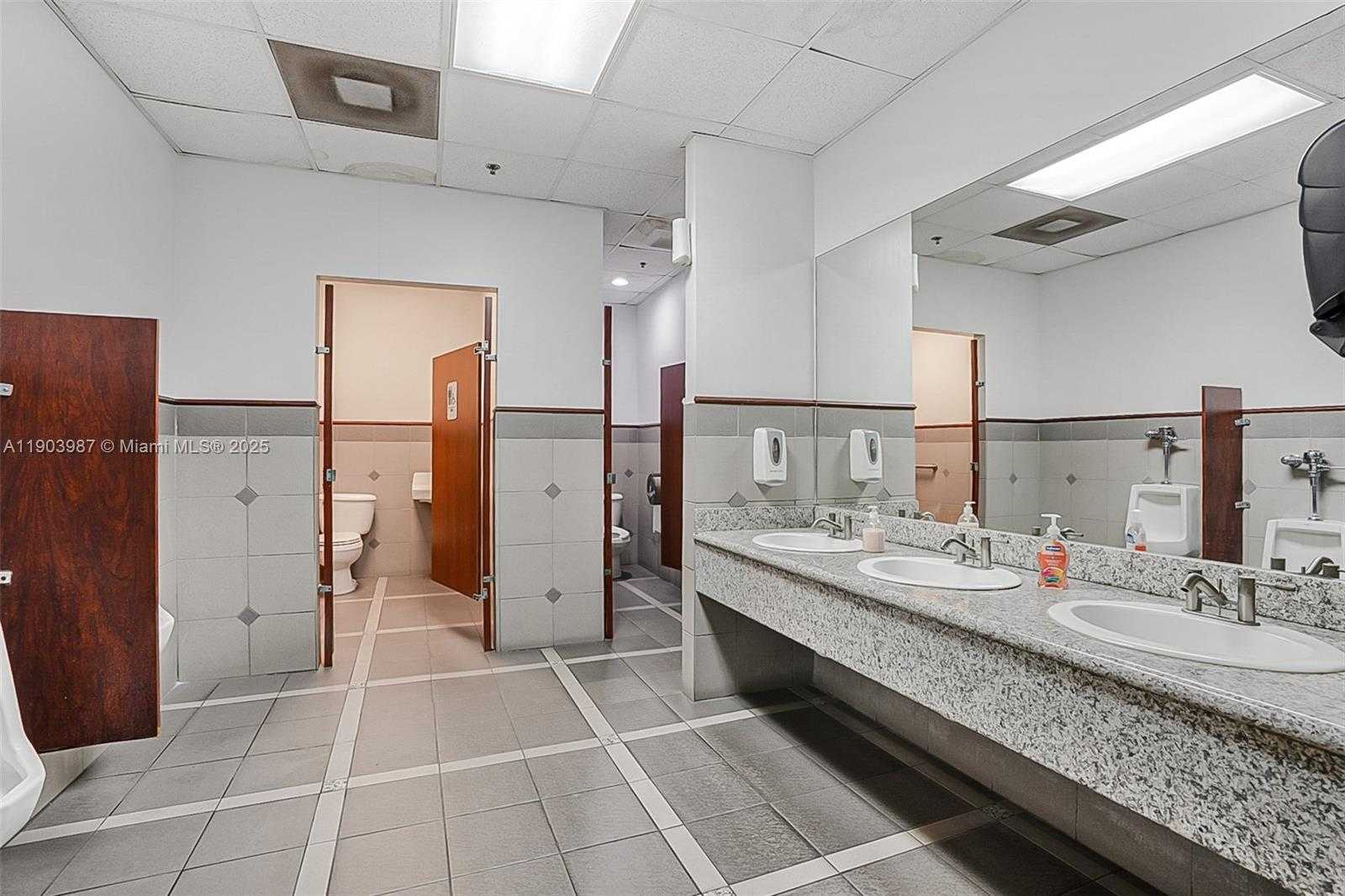 Small Image of 291 NORTH WEST 37TH AVE, Miami Number 29