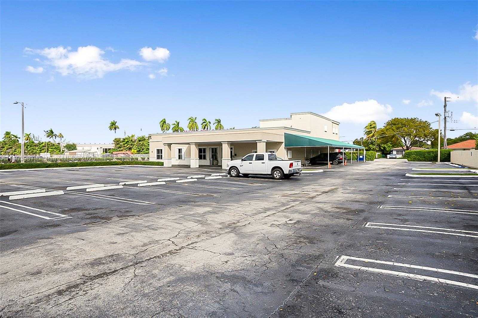 Small Image of 291 NORTH WEST 37TH AVE, Miami Number 6