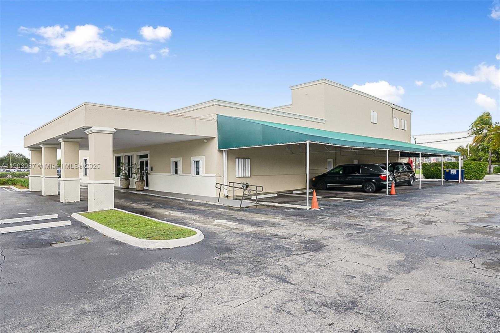 Small Image of 291 NORTH WEST 37TH AVE, Miami Number 7