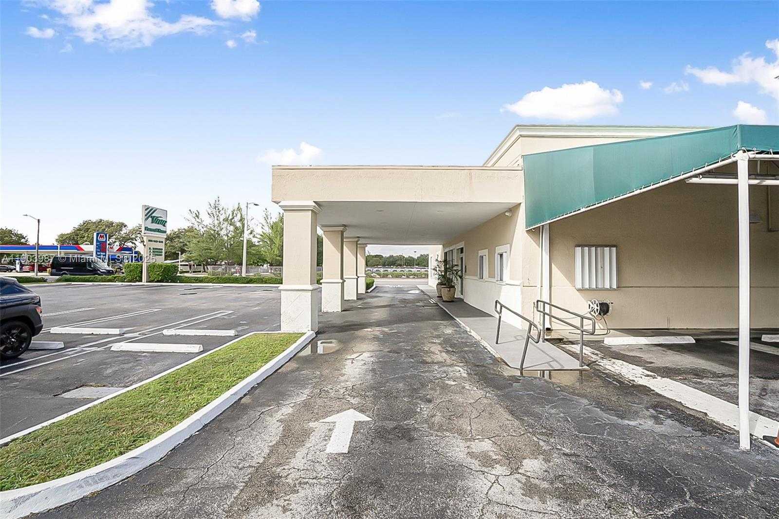 Small Image of 291 NORTH WEST 37TH AVE, Miami Number 9