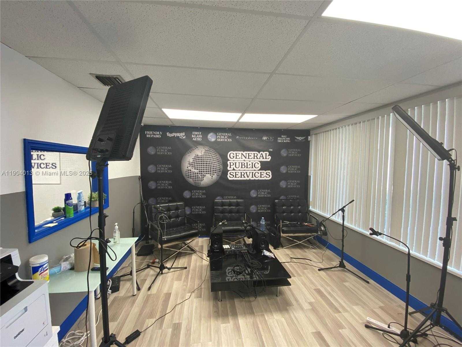 Small Image of 510 NORTH EAST 167TH ST #510, Miami Number 5