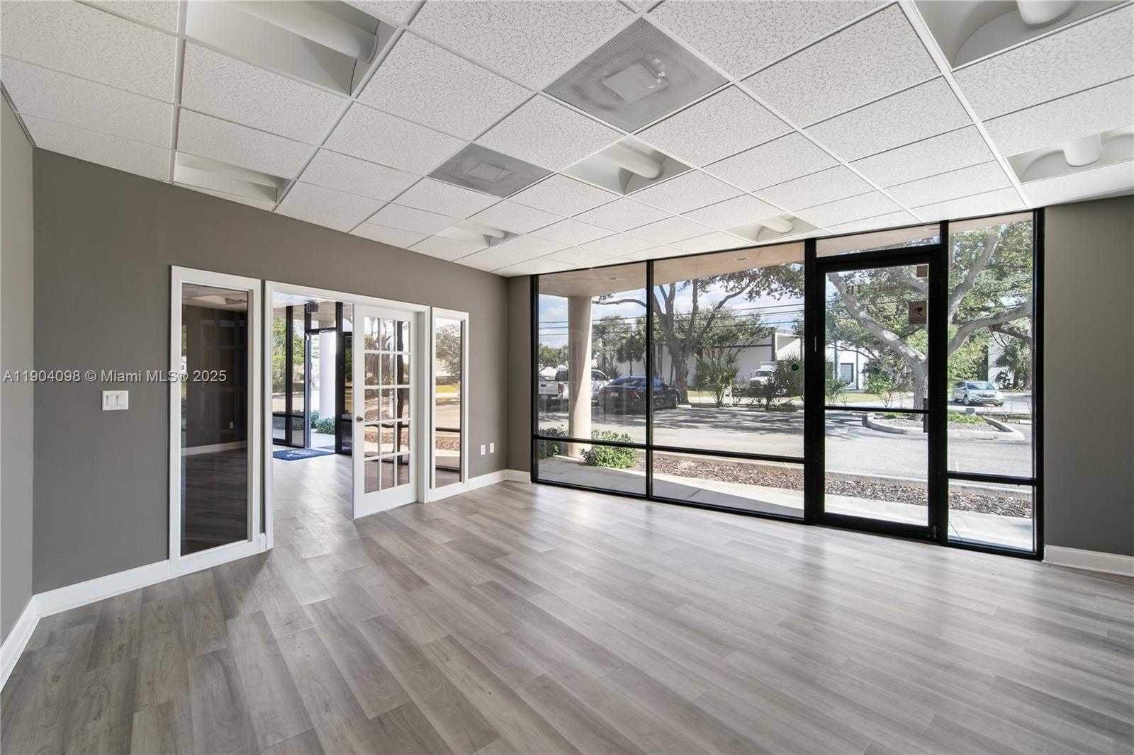 Small Image of 6451 EAST ROGERS CIR, Boca Raton Number 3