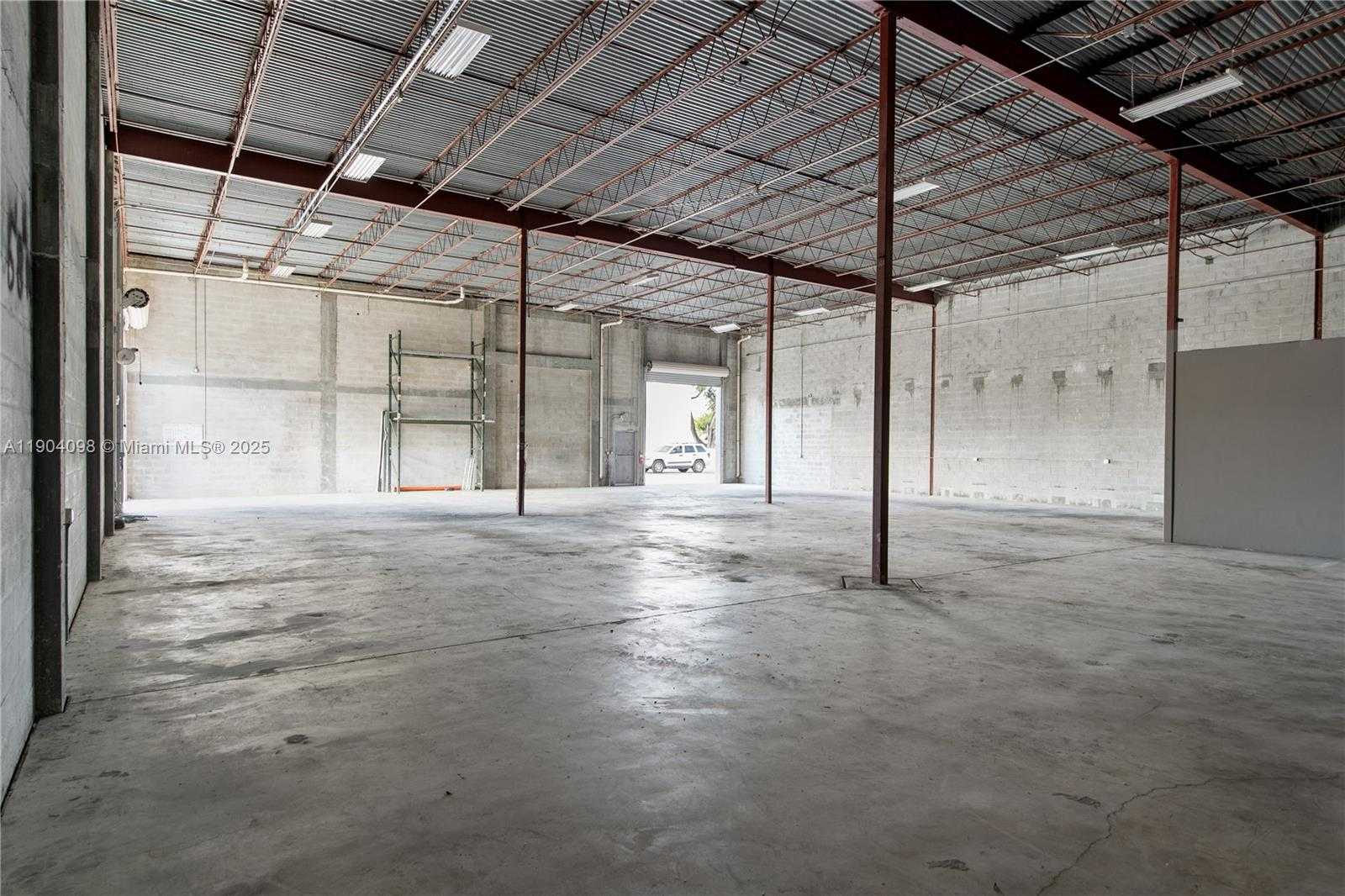 Small Image of 6451 EAST ROGERS CIR, Boca Raton Number 7