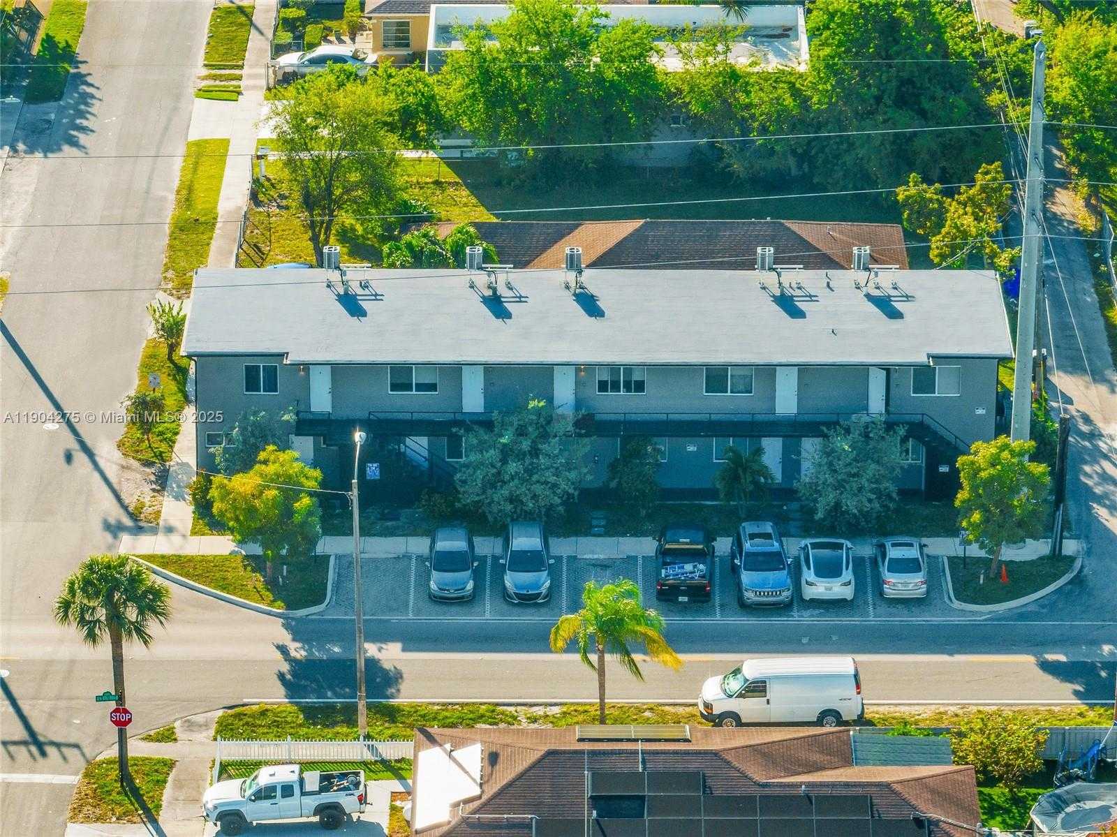 Small Image of 2201 GREENE ST, Hollywood Number 12