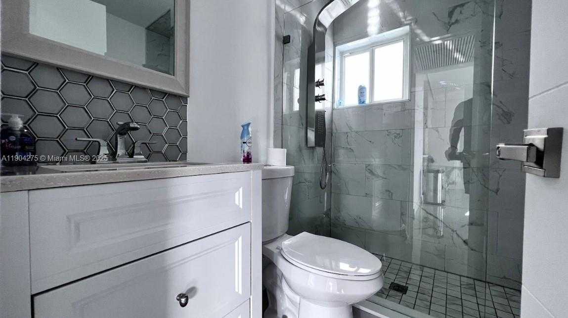 Small Image of 2201 GREENE ST, Hollywood Number 22