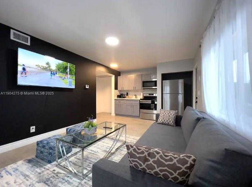 Small Image of 2201 GREENE ST, Hollywood Number 25