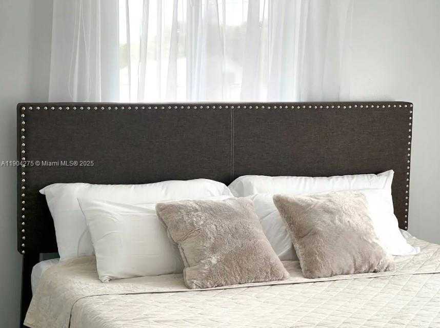 Small Image of 2201 GREENE ST, Hollywood Number 31