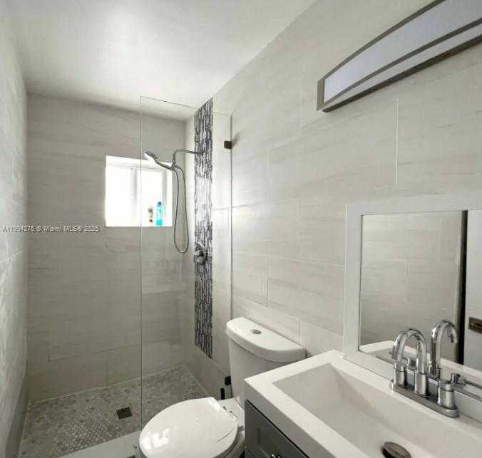 Small Image of 2201 GREENE ST, Hollywood Number 32