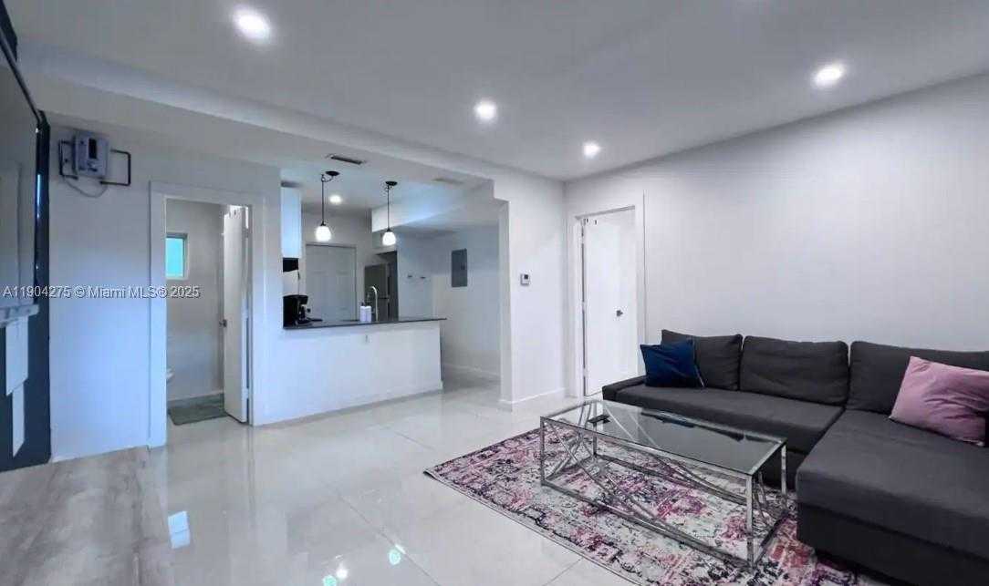 Small Image of 2201 GREENE ST, Hollywood Number 36