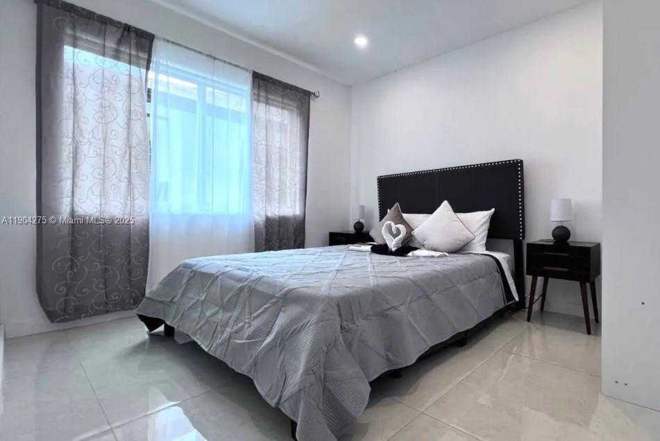 Small Image of 2201 GREENE ST, Hollywood Number 38