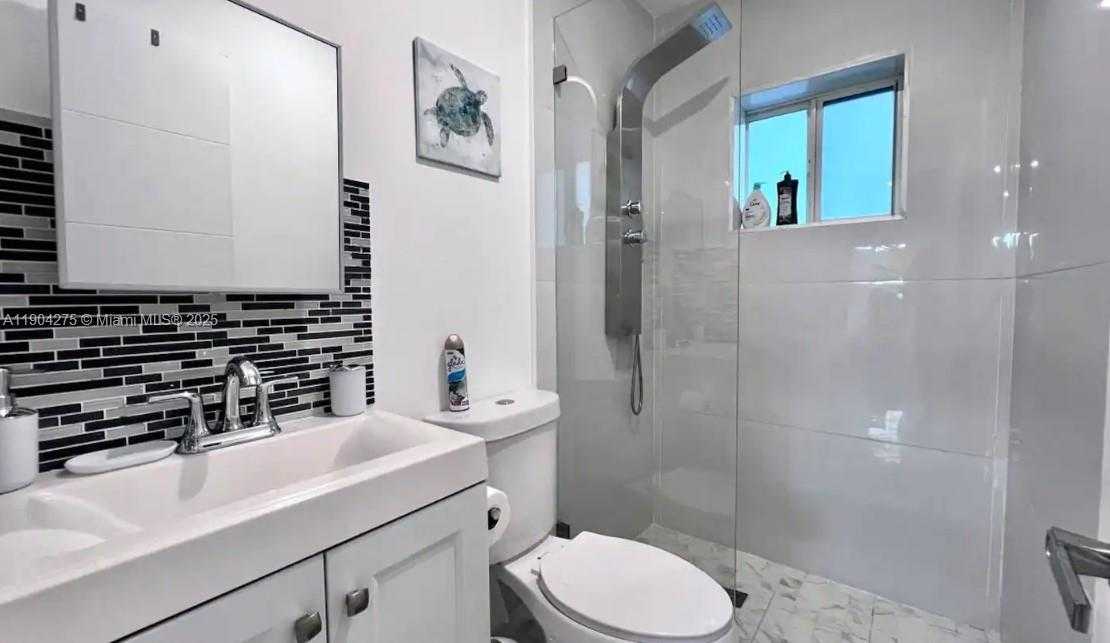 Small Image of 2201 GREENE ST, Hollywood Number 40