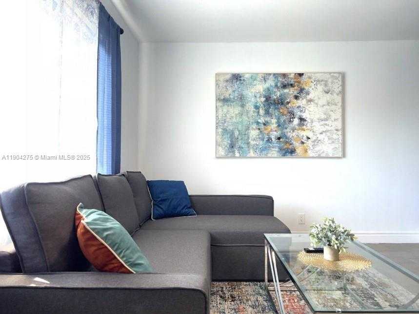 Small Image of 2201 GREENE ST, Hollywood Number 43